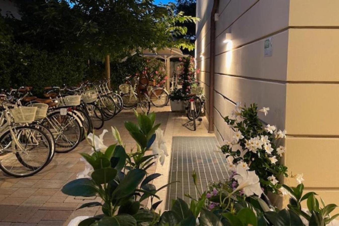 Hotel Villa Barsanti Pietrasanta Extérieur photo